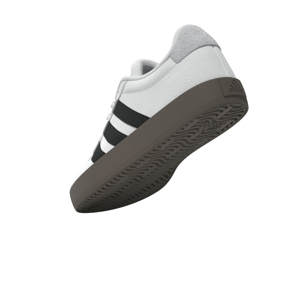 ID9062_13_FOOTWEAR_ZIP – Turntable_3d-8_white