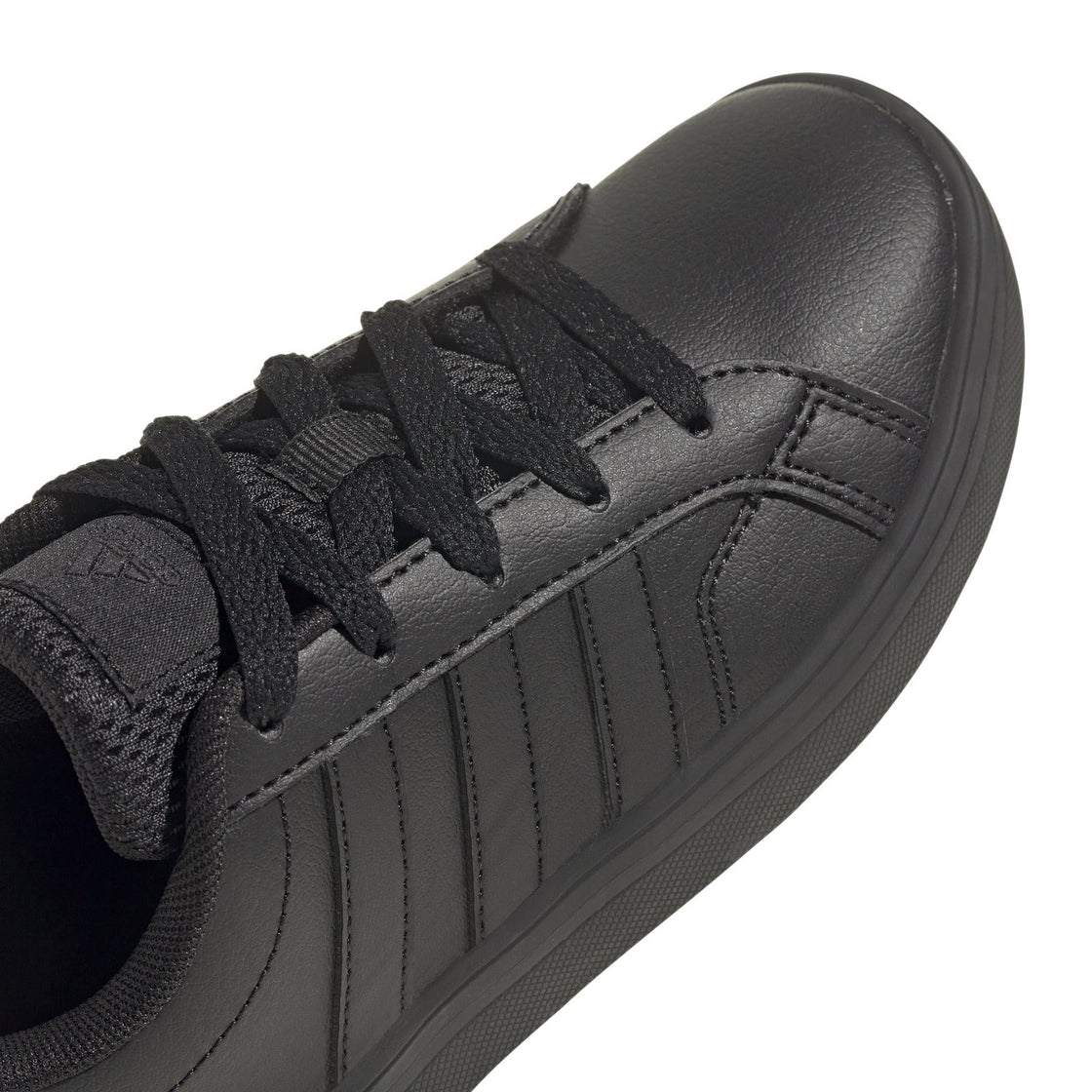 IE3467_9_FOOTWEAR_Photography_Detail View 2_white