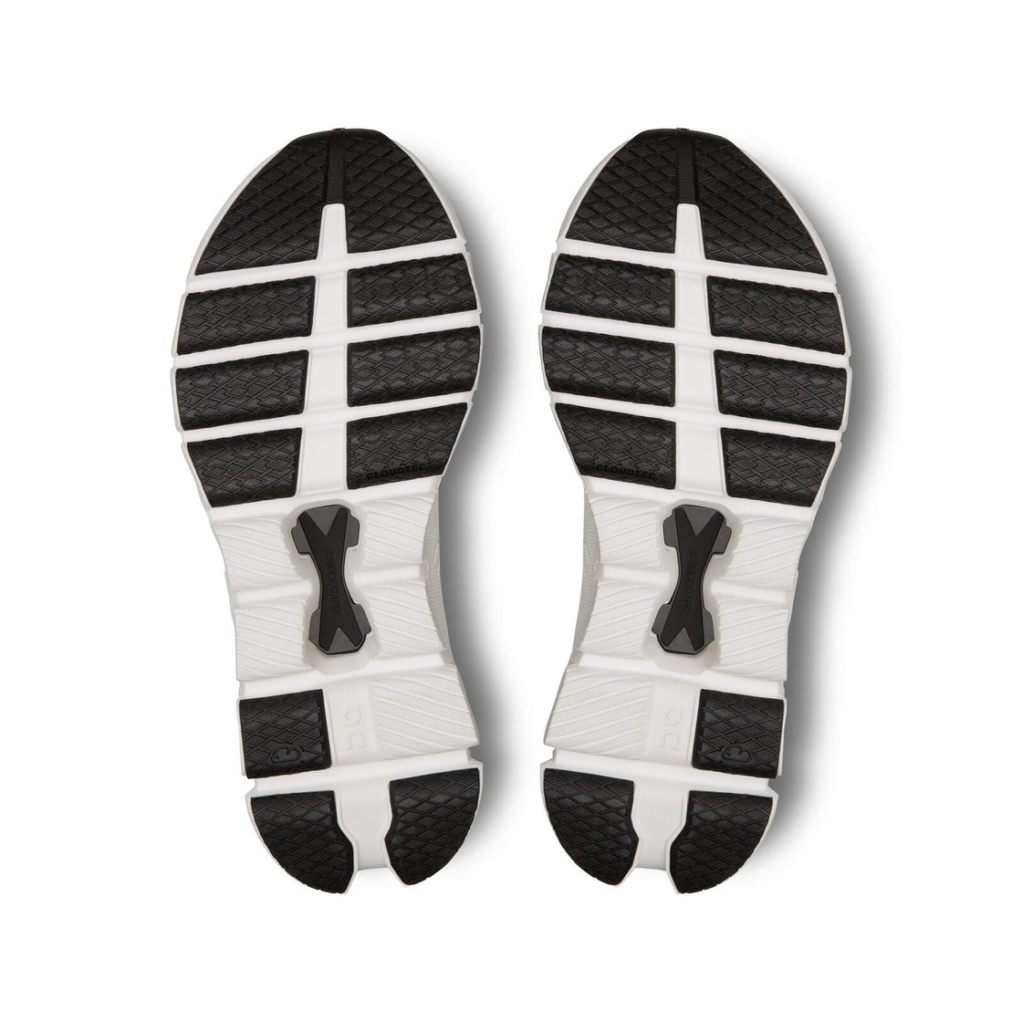 03WE30070791-cloud_x_4-fw24-ivory_black-w-g3