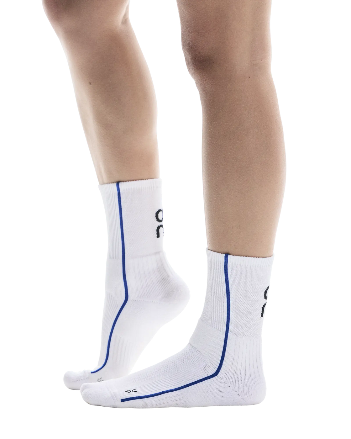 2UF10090629-court_sock_high-ss25-white_indigo-u-4×5-tr-g2