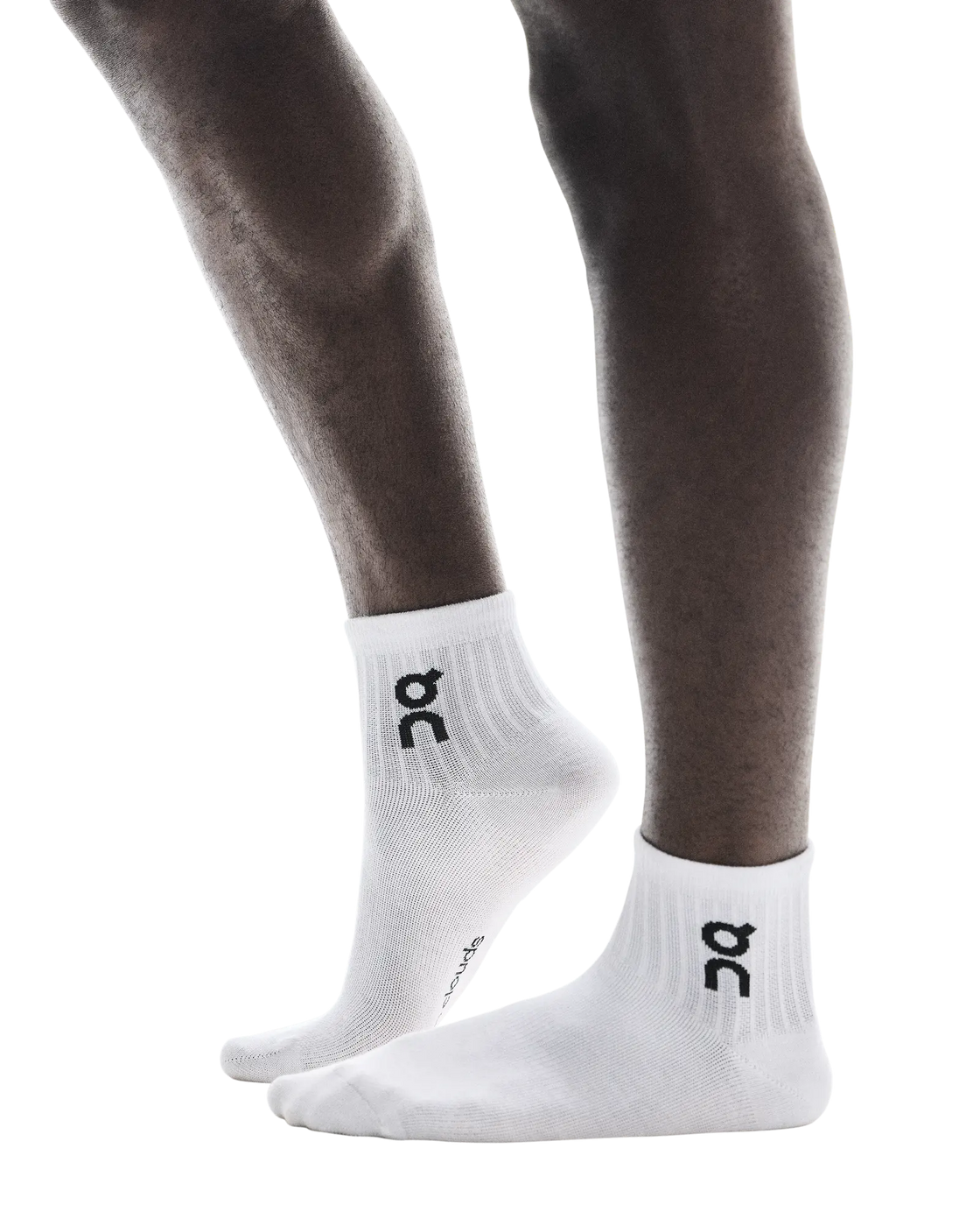 2UF10520069-logo_sock_mid-ss25-white-u-4×5-tr-g2