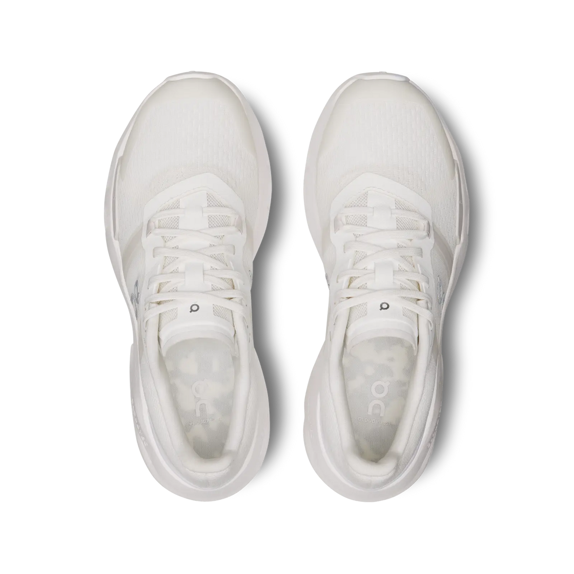 3WD30060664-cloudpulse-ss24-white_frost-w-g2
