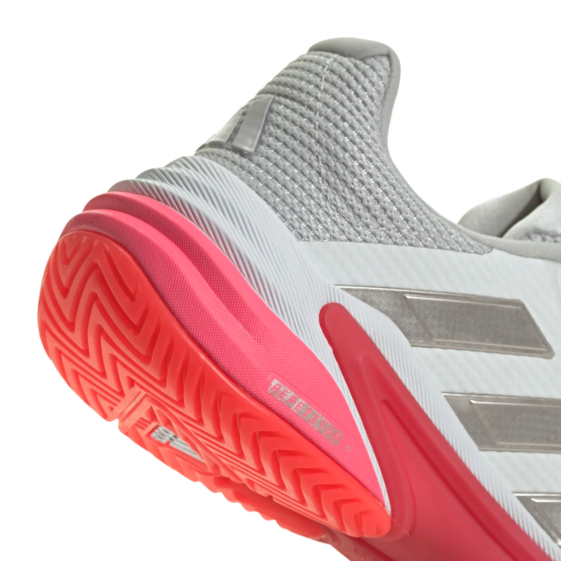 IH2967_9_FOOTWEAR_Photography_Detail View 2_transparent