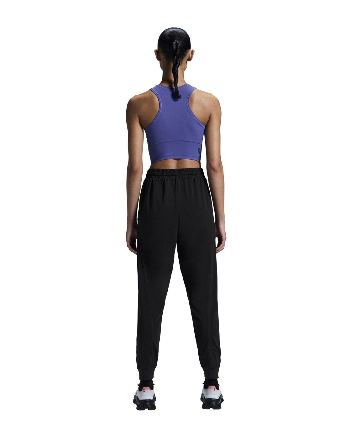 1WF12530553-studio_joggers-fw24-black-w-4×5-tr-g2