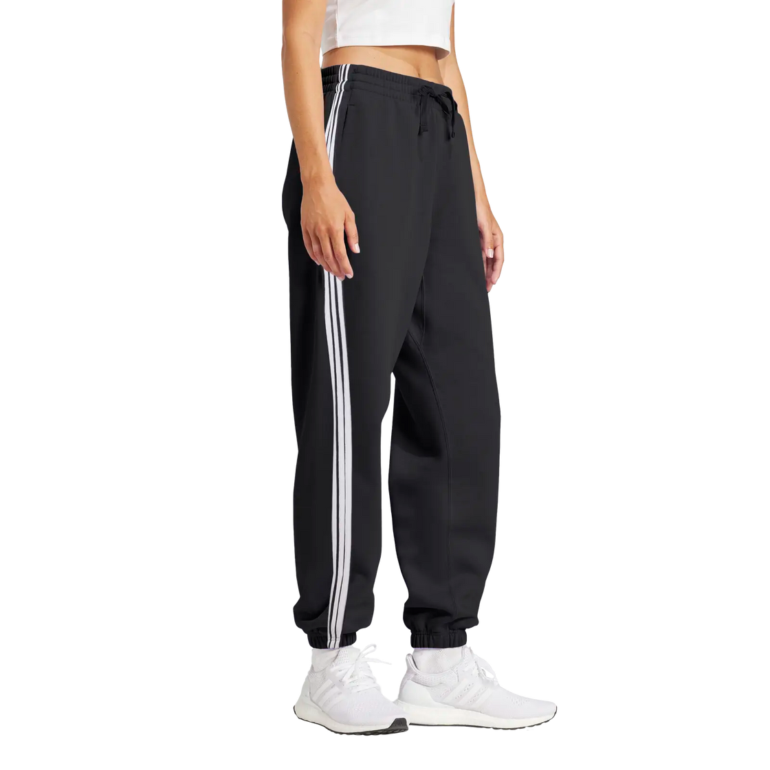 JD5302_5_APPAREL_On Model_Walking View_transparent