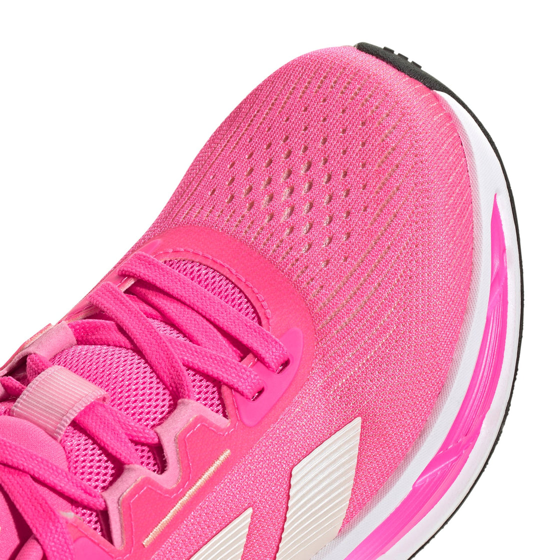 JI4610_8_FOOTWEAR_Photography_Detail View 1_transparent