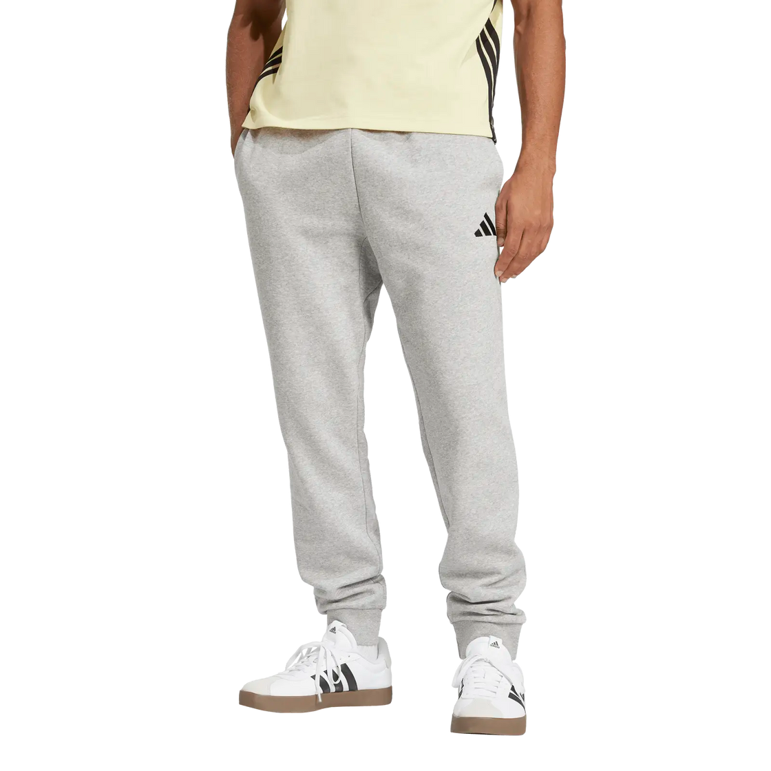 JE3818_3_APPAREL_On Model_Standard View_transparent