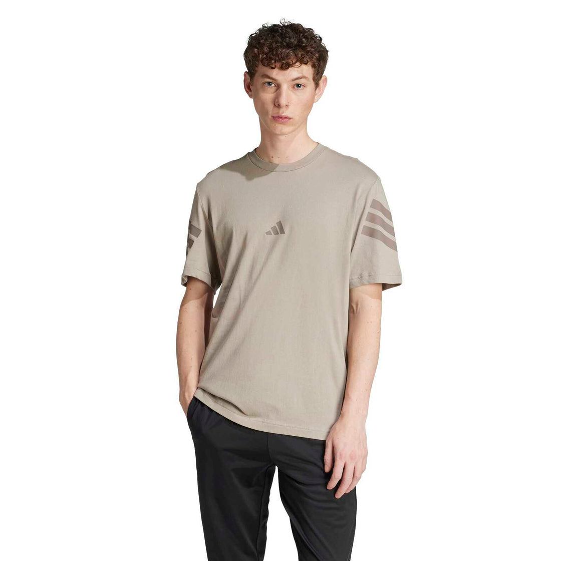 JI8783_2_APPAREL_On Model_Standard View_white