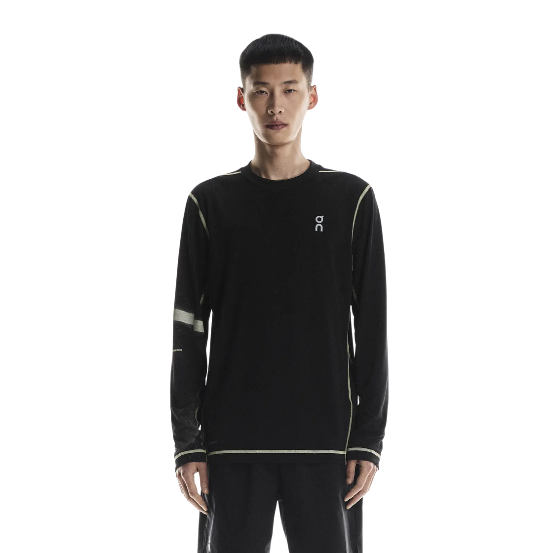 1ME30530553-active_long-t_graphic-fw24-black-m-1×1-tr-PLP