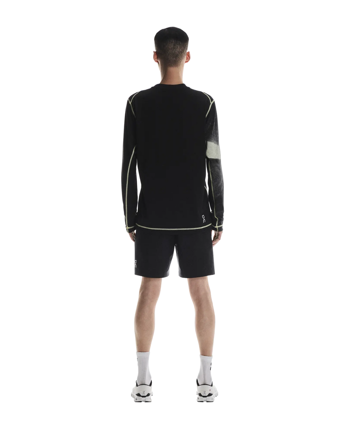 1ME30530553-active_long-t_graphic-fw24-black-m-4×5-tr-g2