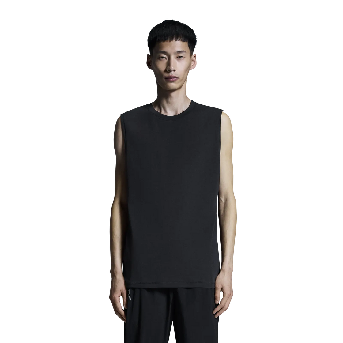 1MF10260553-focus_tank-ss25-black-m-1×1-tr-PLP