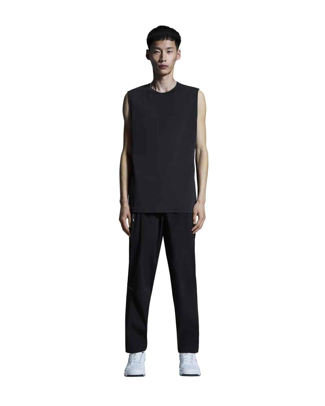 1MF10260553-focus_tank-ss25-black-m-4×5-tr-g1