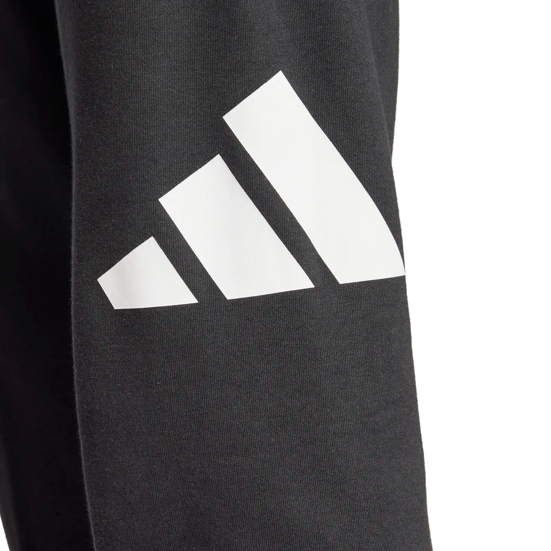 IN6163_6_APPAREL_On Model_Detail View 1_transparent