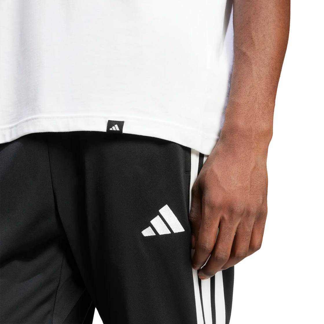 JN7366_6_APPAREL_On Model_Detail View 2_transparent