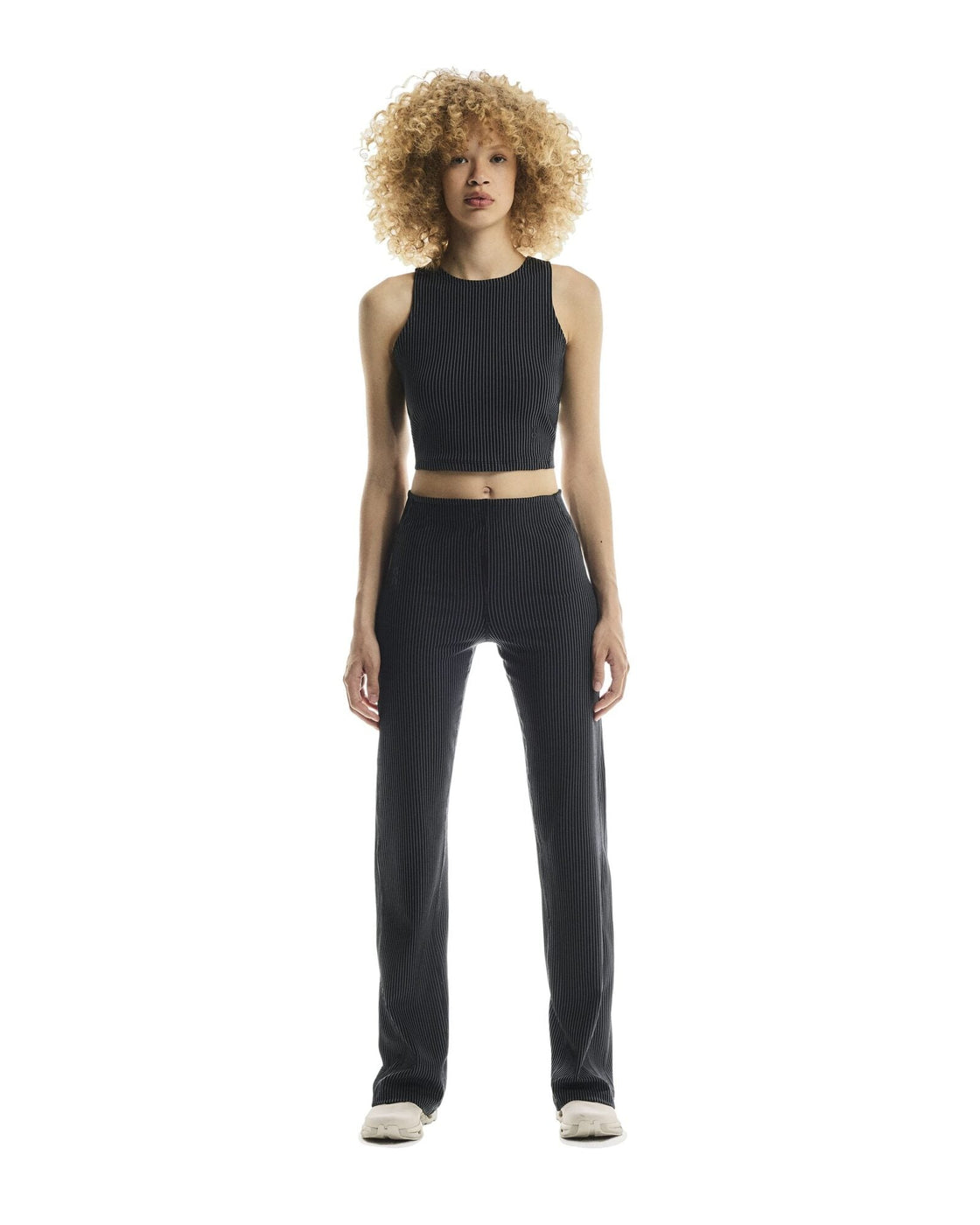1WF30420080-all-day_ribbed_crop-fw25-black_rock-w-4×5-tr-g1