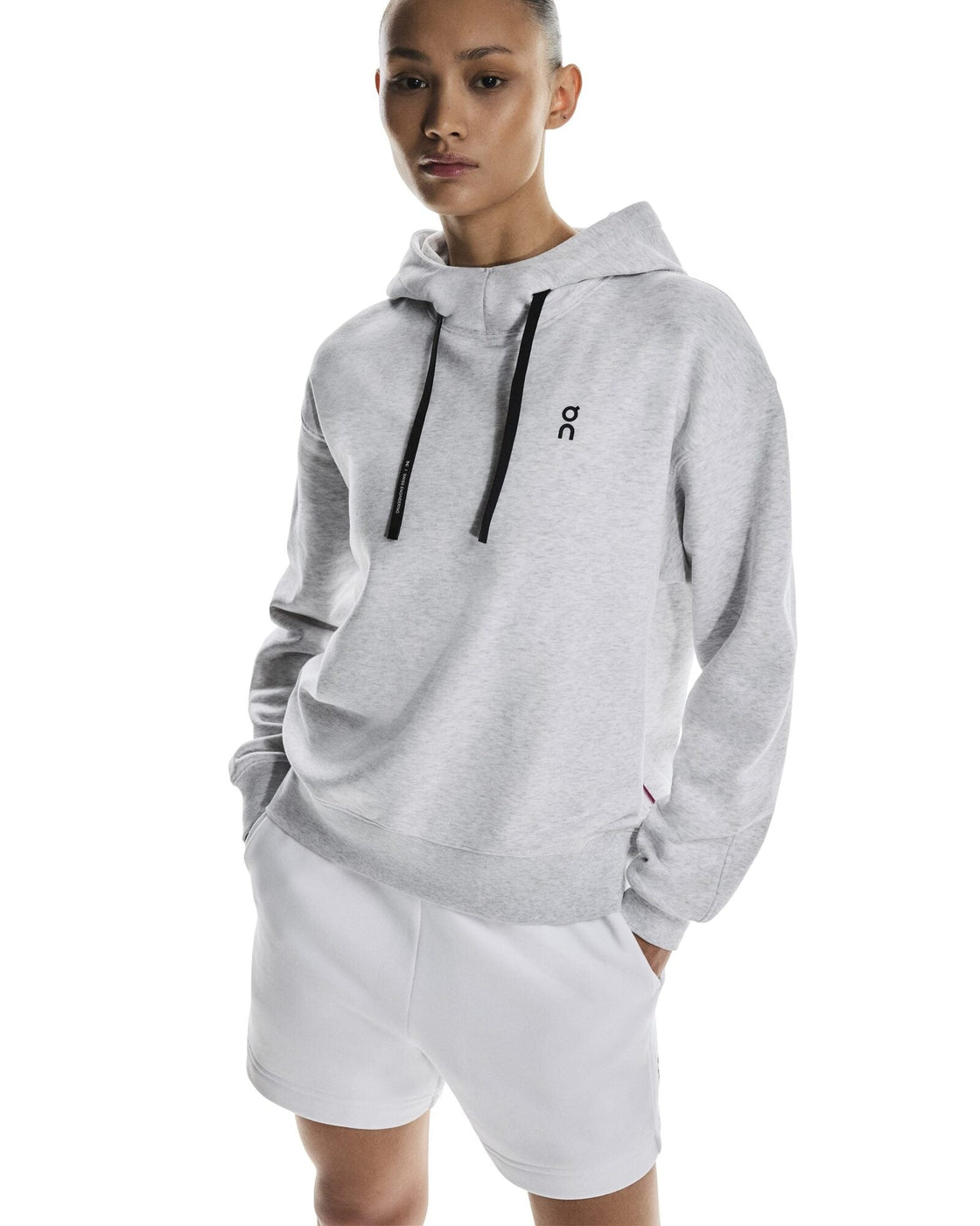 1WF30771756-club_hoodie_court-fw25-crater-w-4×5-tr-g3