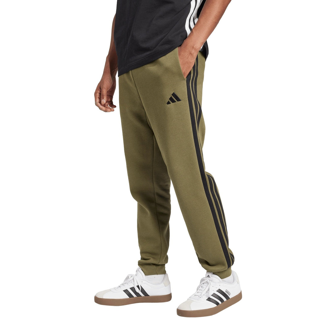 JD1857_2_APPAREL_On Model_Standard View_transparent