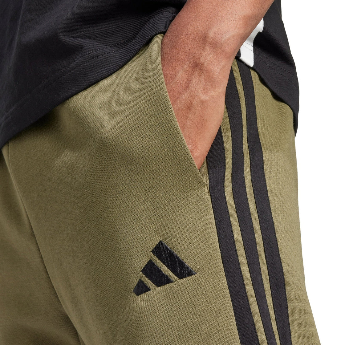 JD1857_5_APPAREL_On Model_Detail View 1_transparent