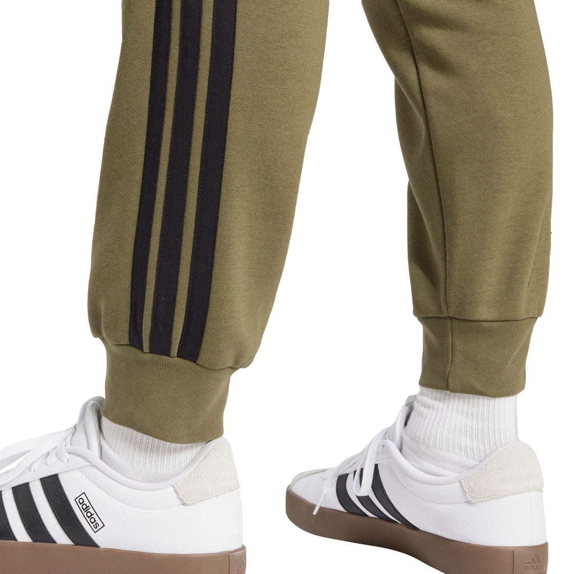 JD1857_6_APPAREL_On Model_Detail View 2_transparent