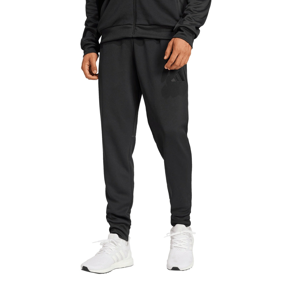 JD9082_3_APPAREL_On Model_Standard View_transparent