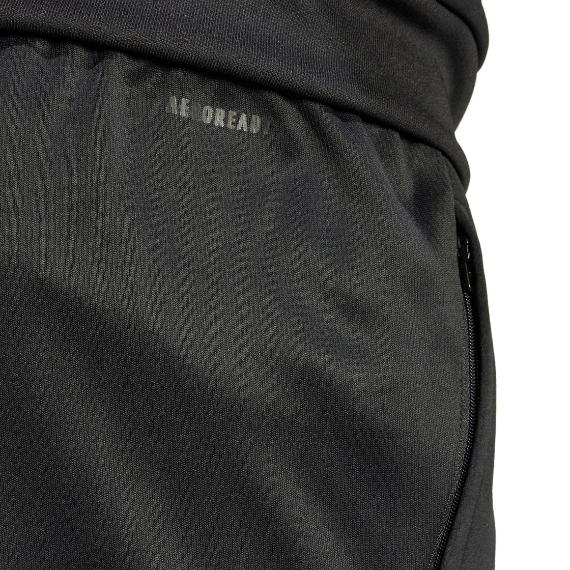JD9082_7_APPAREL_On Model_Detail View 2_transparent
