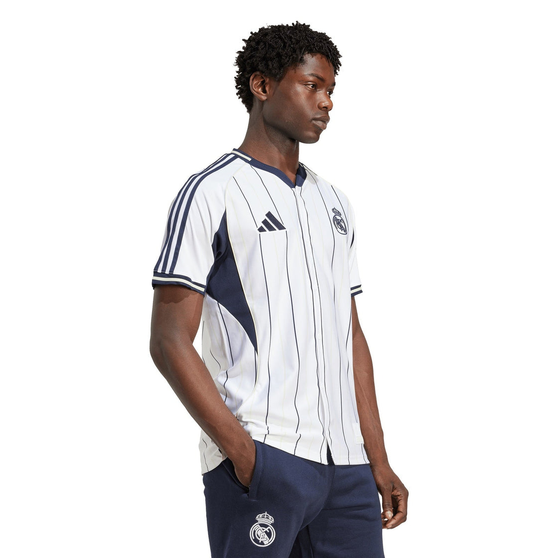 JN3073_4_APPAREL_On Model_Walking View_transparent