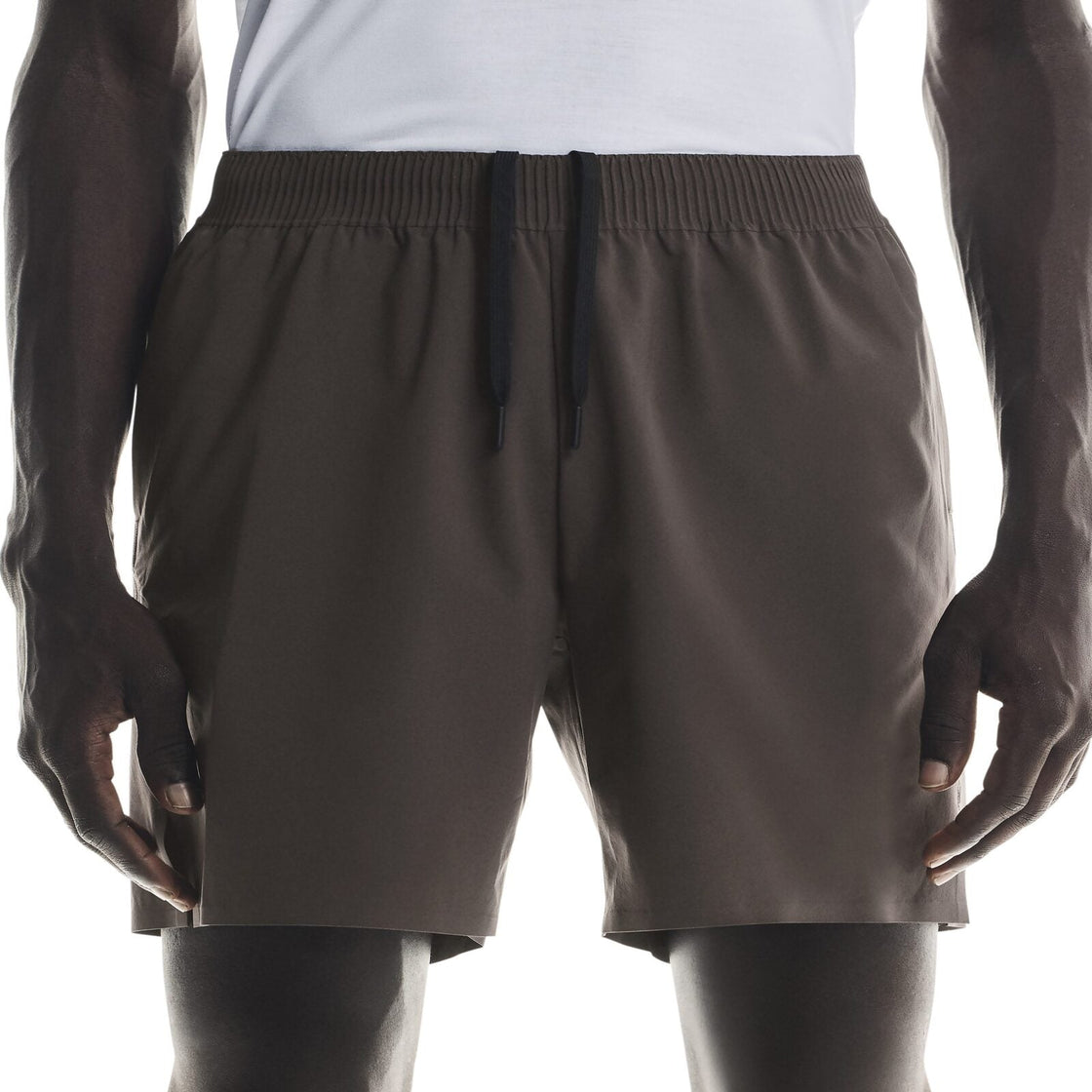 1MF11190569-focus_shorts-fw25-pebble-m-4×5-tr-g4