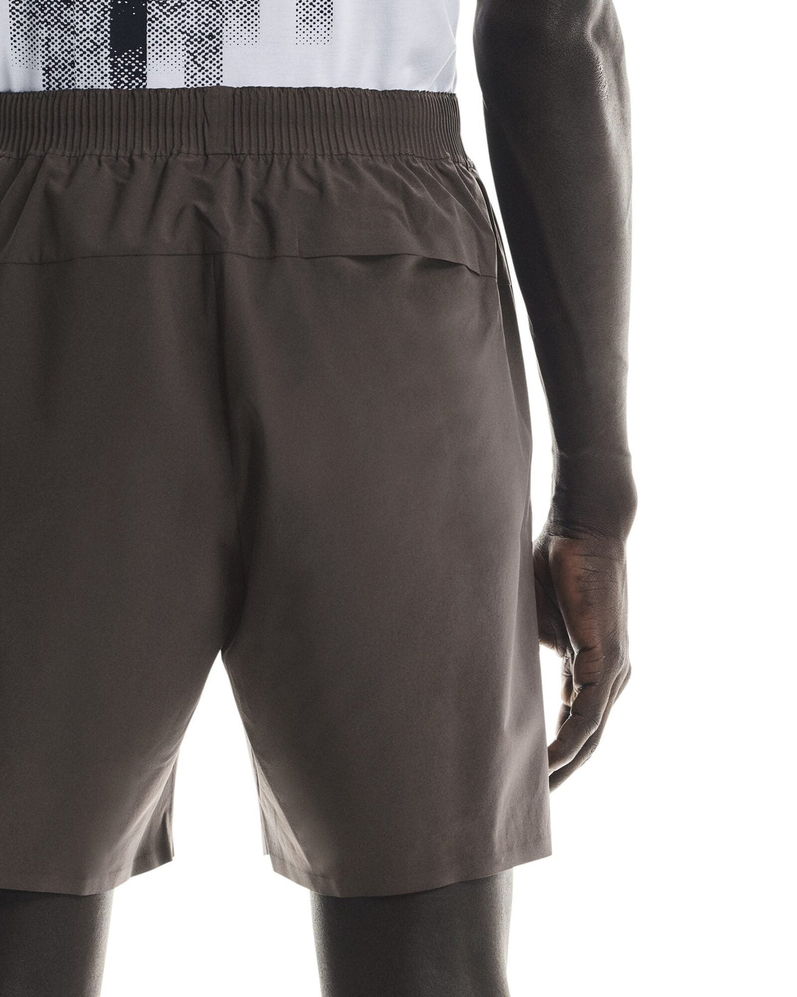 1MF11190569-focus_shorts-fw25-pebble-m-4×5-tr-g5