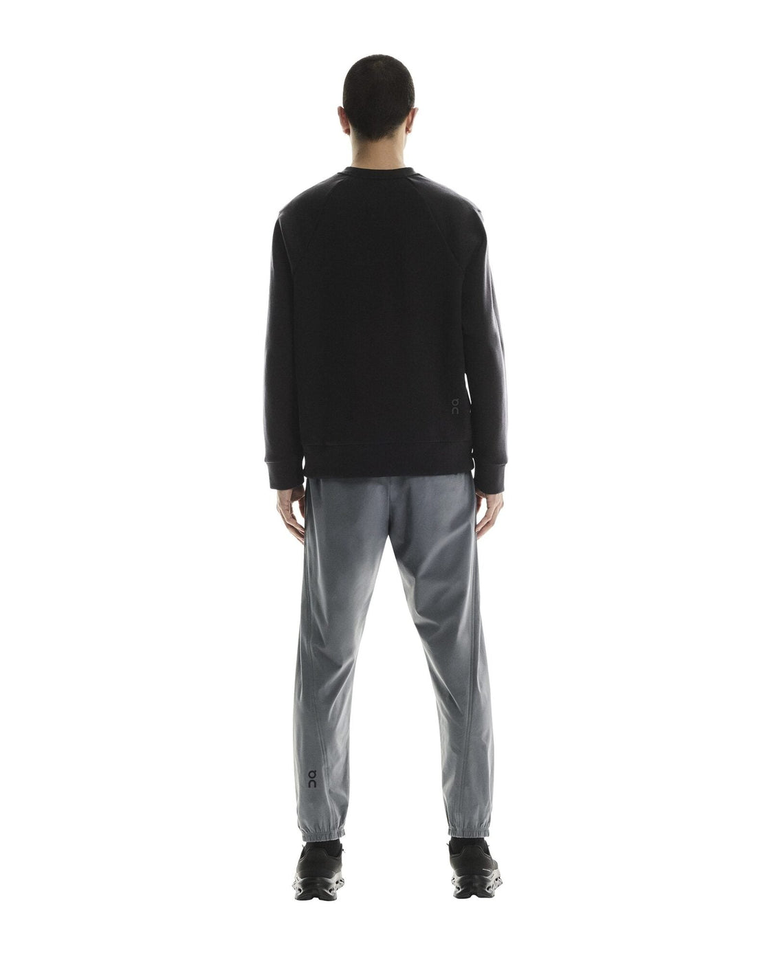 1MF30310553-focus_tech_crew-fw25-black-m-4×5-tr-g2