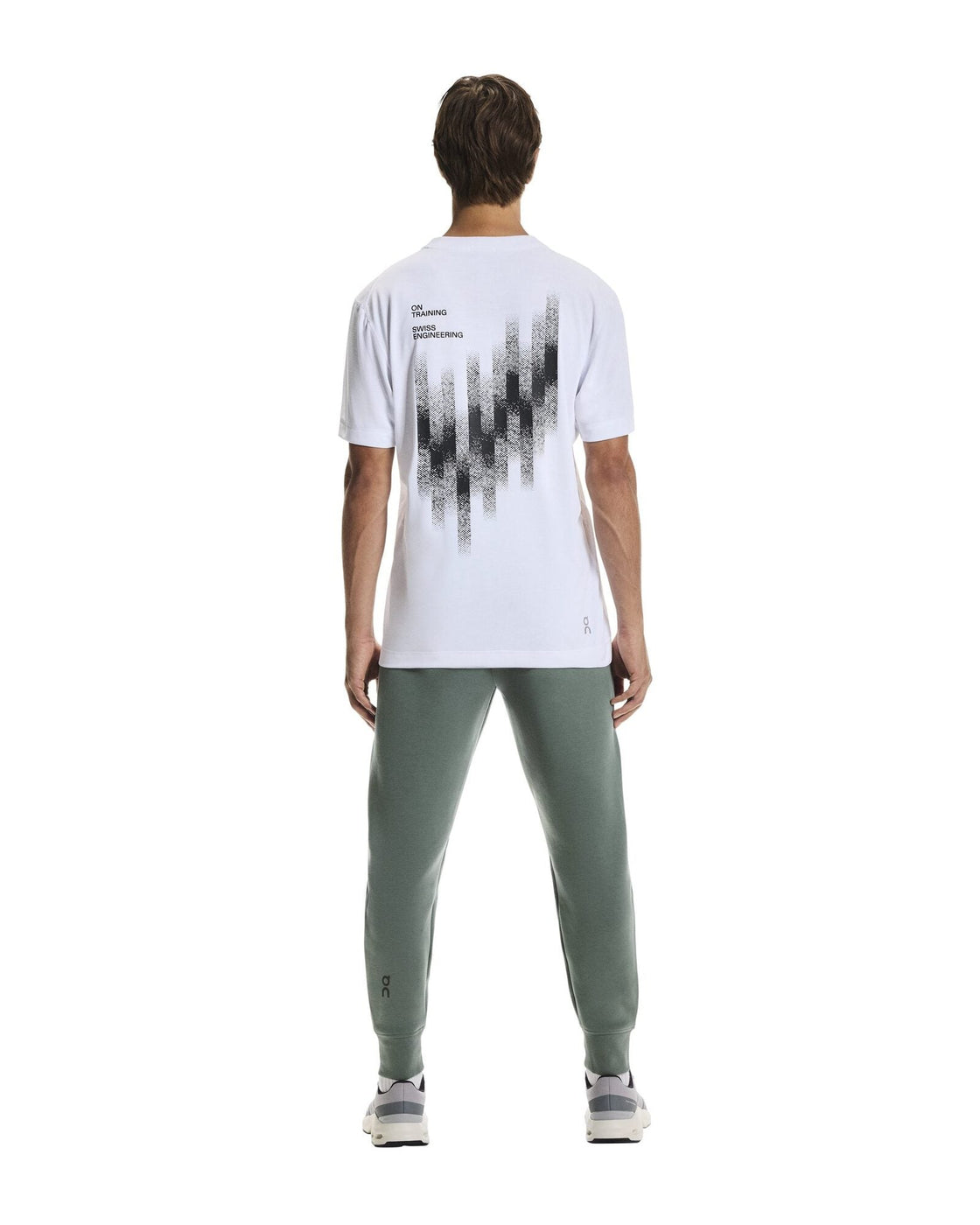 1MF30320153-focus_tech_sweatpants-fw25-olive-m-4×5-tr-g2