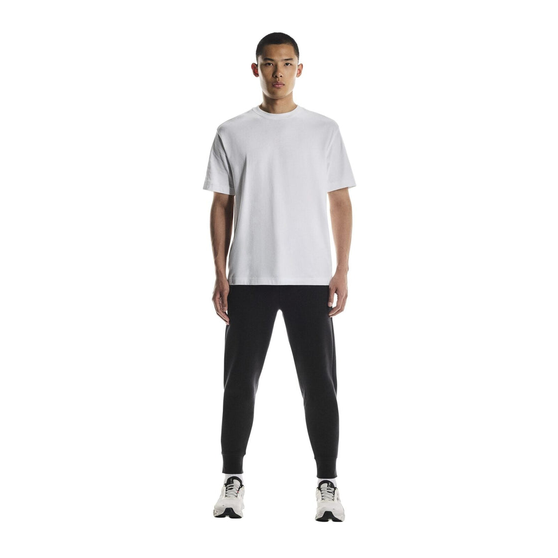 1MF30320553-focus_tech_sweatpants-fw25-black-m-1×1-tr-PLP
