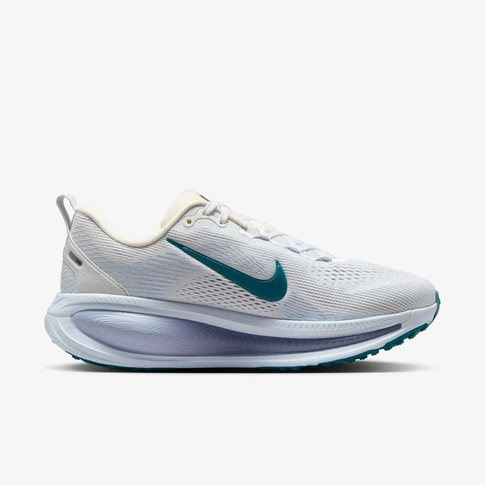 W NIKE VOMERO 18