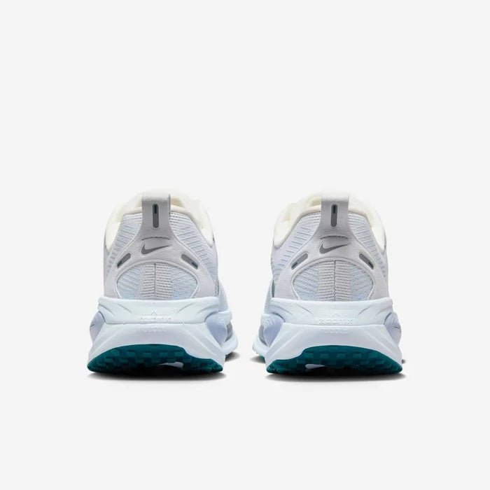 W NIKE VOMERO 18
