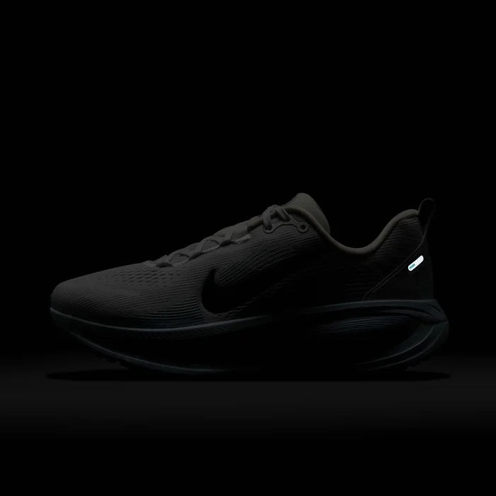 W NIKE VOMERO 18