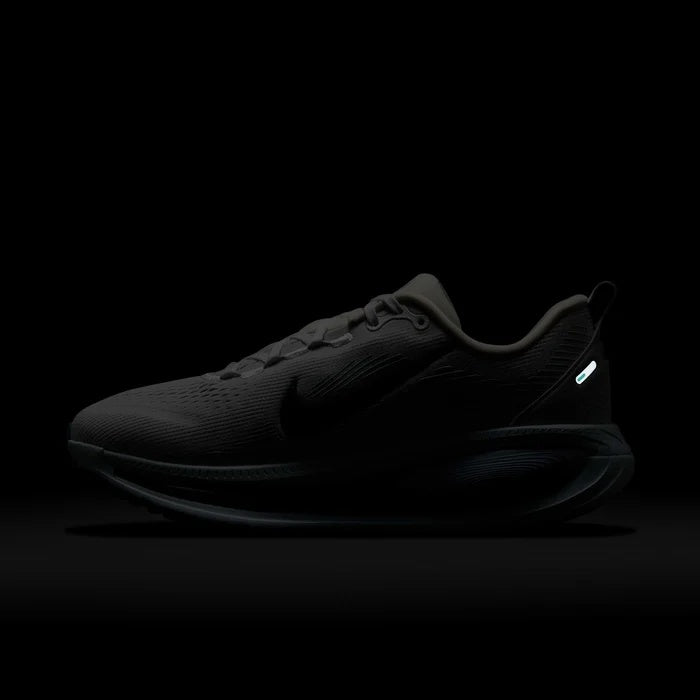 W NIKE VOMERO 18