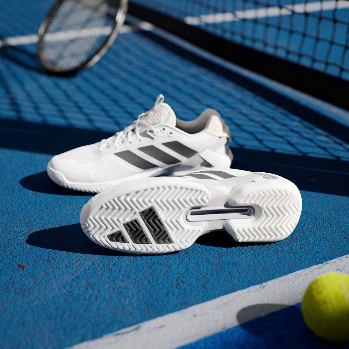 M adizero Ubersonic 5