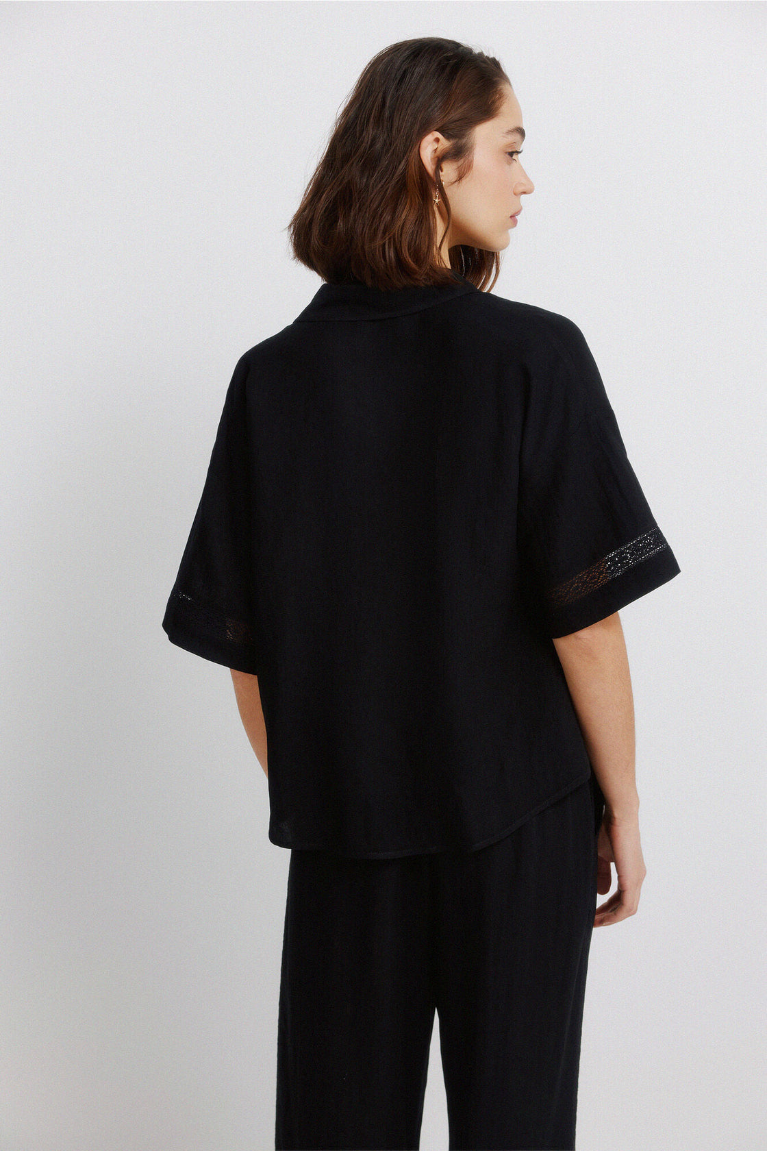 W 7.GYM.A.CAMISA SET LACE NEGRA