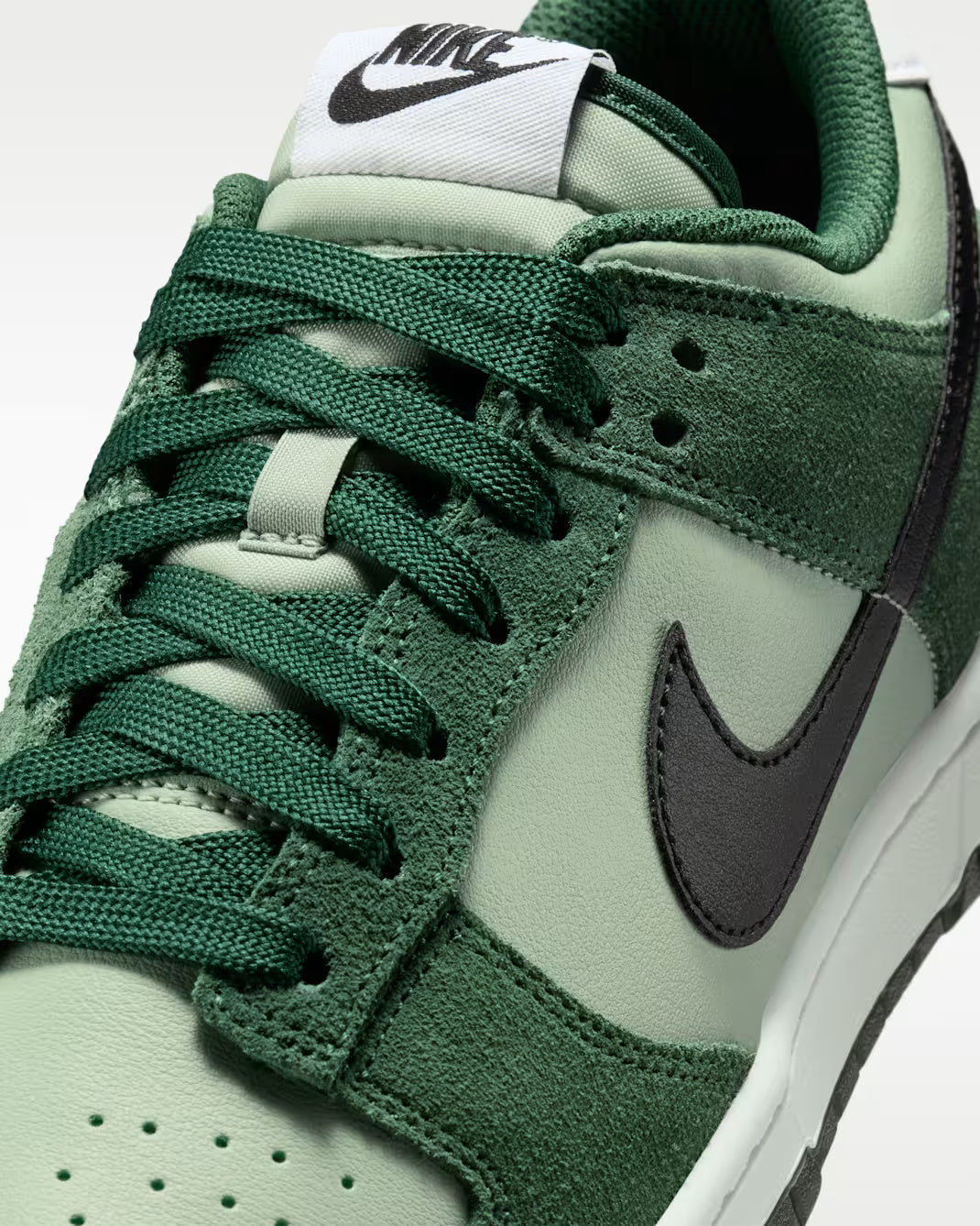 M NIKE DUNK LOW RETRO SE ESS+