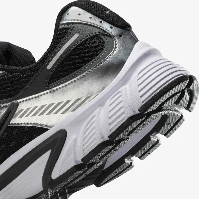 M NIKE V5 RNR