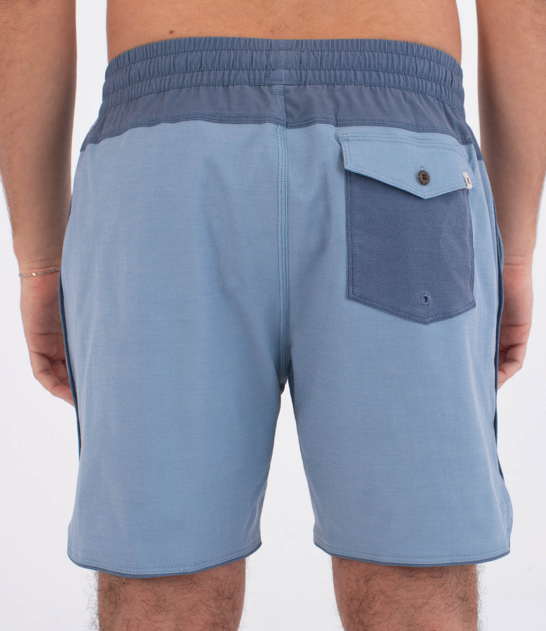 M PHTM NATURALS SCALLOP VOLLEY 17