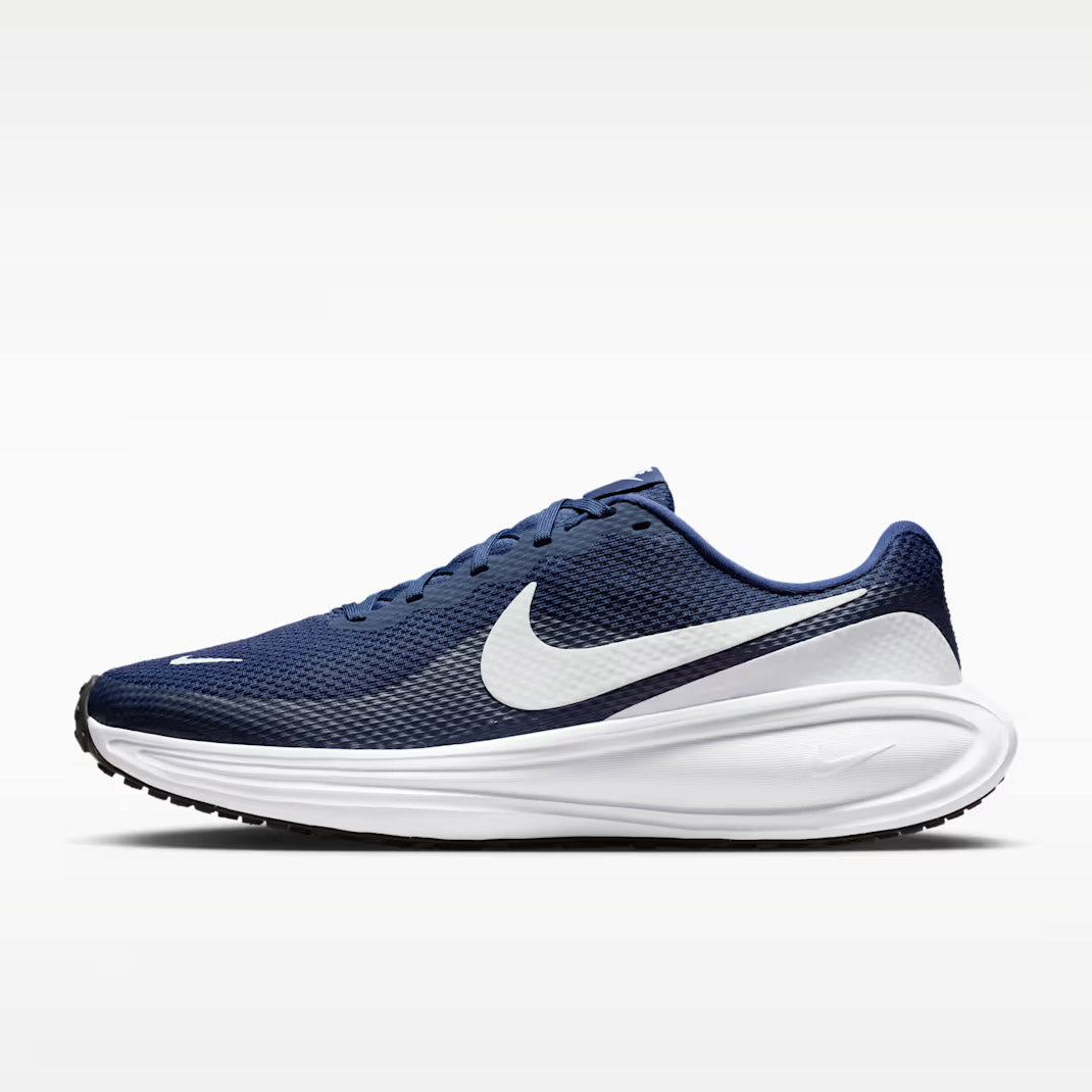 M NIKE REVOLUTION 8