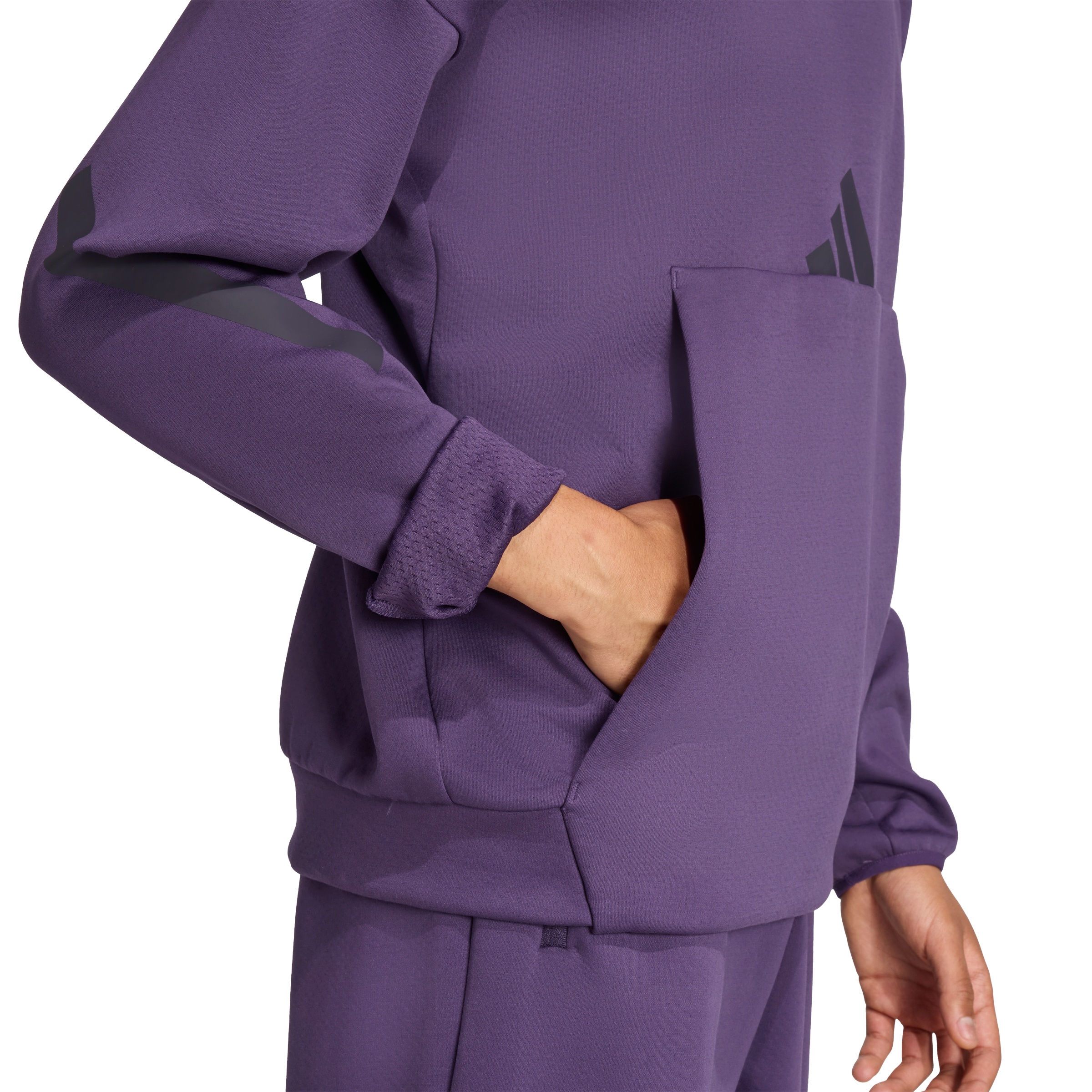 JW4732_5_APPAREL_On Model_Detail View 1_transparent