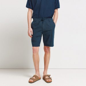 MEN WOVEN SHORT TROUSERS